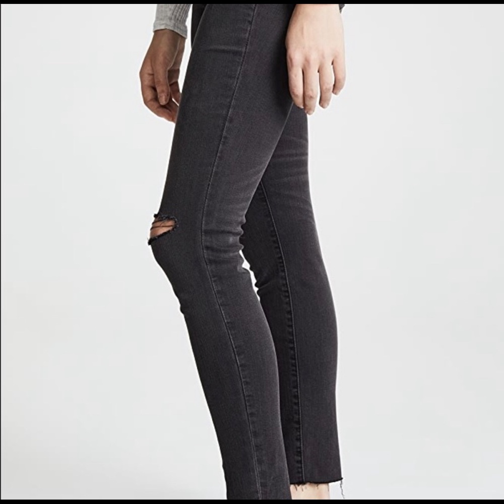 Madewell 9” high-riser skinny skinny distressed.